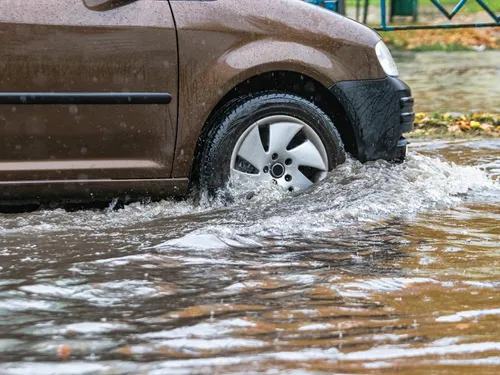Hausse des tarifs d’assurance auto : on vous explique pourquoi et comment payer moins cher